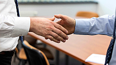 Umowy o dzieło coraz rzadsze, krótsze i zgłaszane głównie elektronicznie Umowy o dzieło coraz rzadsze, krótsze i zgłaszane głównie elektronicznie